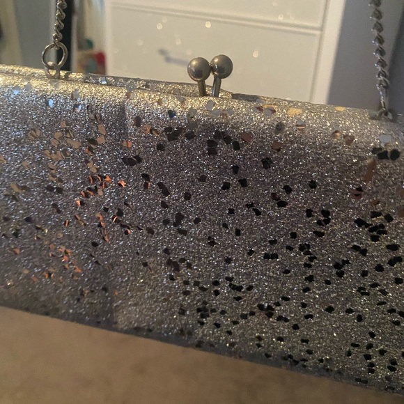 Sparkle Plenty. Vintage glam clutch with Chain ✨✨ - Picture 6 of 9